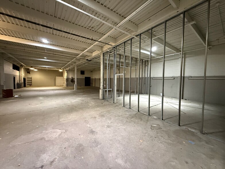 More Photos Of 1045 Hopkins St, Cincinnati Manufacturing For Lease
