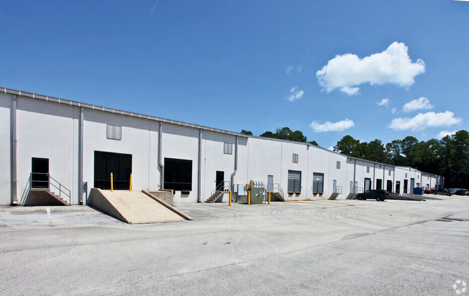 More Photos Of 8168-8190 W Baymeadows Way, Jacksonville Warehouse For Lease