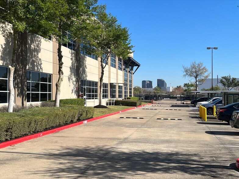 More Photos Of 785 Greens Pky, Houston Office For Sale