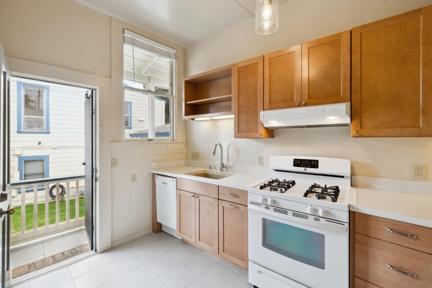 More Photos Of 1820 3rd St, Alameda Apartments For Sale