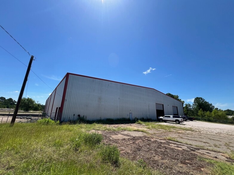 More Photos Of 2300 US-259 BUS, Kilgore Warehouse For Lease