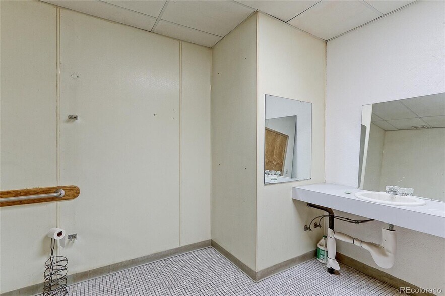 More Photos Of 602 Cedar St, Hudson Restaurant For Sale