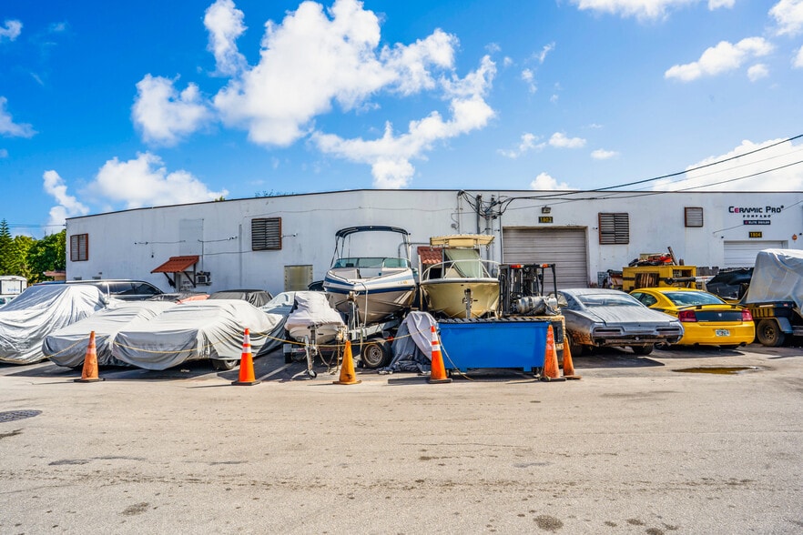 More Photos Of 1800-1812 SW 7th Ave, Pompano Beach Warehouse For Sale