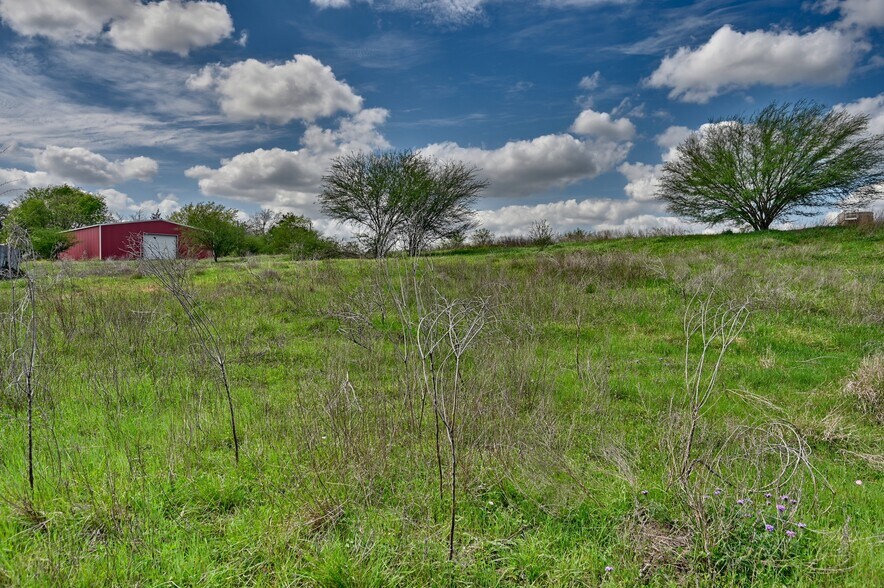 More Photos Of 1030 Dixie Rd, Brenham Land For Sale
