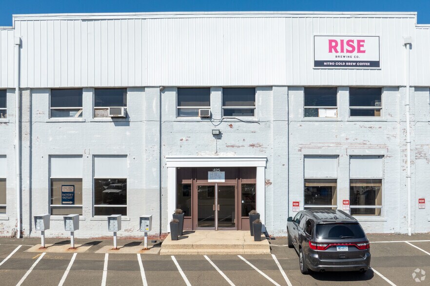 More Photos Of 425 Fairfield Ave, Stamford Manufacturing For Lease
