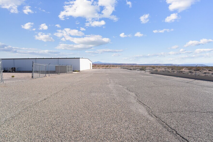 More Photos Of 480 Pat Ave, Overton Industrial For Sale