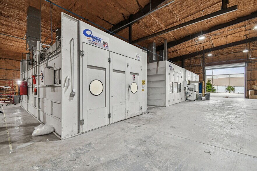 More Photos Of 4811 W Sligh Ave, Tampa Warehouse For Lease