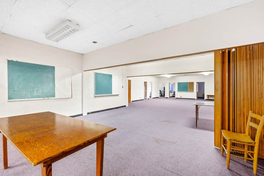 More Photos Of 334 N Oakland Ave, Statesville Specialty For Sale