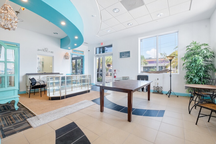 More Photos Of 503A Harbor Blvd, Destin Flex For Lease