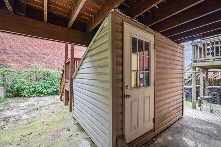 More Photos Of 302 V St NE, Washington Multifamily For Sale