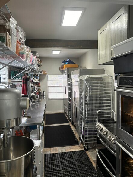 More Photos Of 3737 Manatee Ave, Bradenton Freestanding For Sale