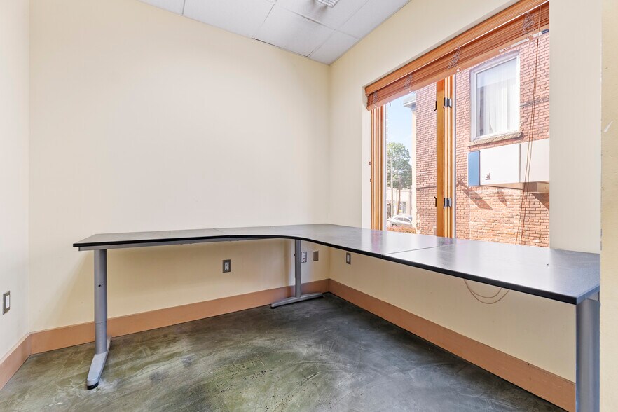 More Photos Of 613 Amboy Ave, Perth Amboy Medical For Lease