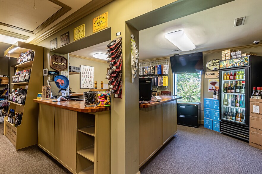 More Photos Of 1 N Marine Blvd, Jacksonville Storefront Retail Office For Sale
