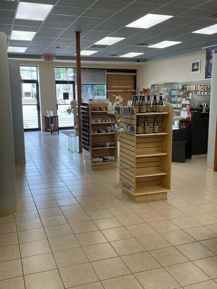 More Photos Of 715 Massachusetts Ave, Arlington Storefront Retail Office For Lease