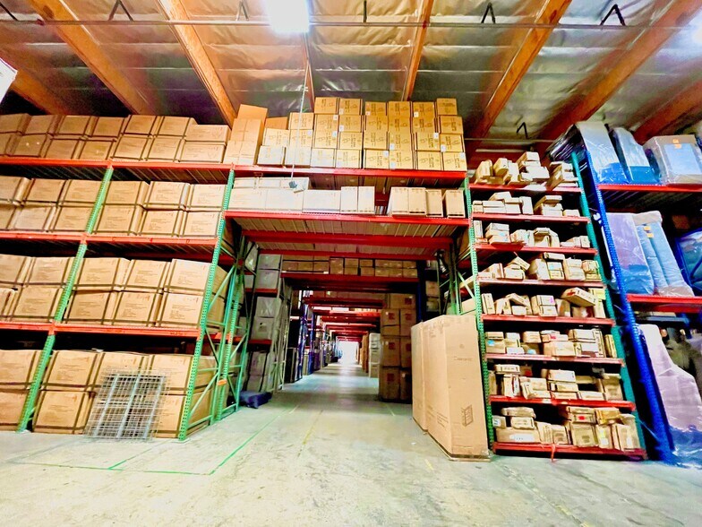More Photos Of 43195 Business Park Dr, Temecula Warehouse For Lease