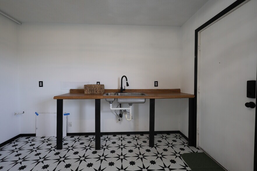More Photos Of 25377 Welling rd, Welling Apartments For Sale