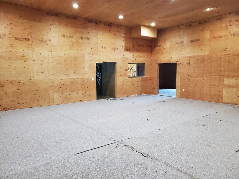 More Photos Of 3511 Boone Rd SE, Salem Distribution For Sale