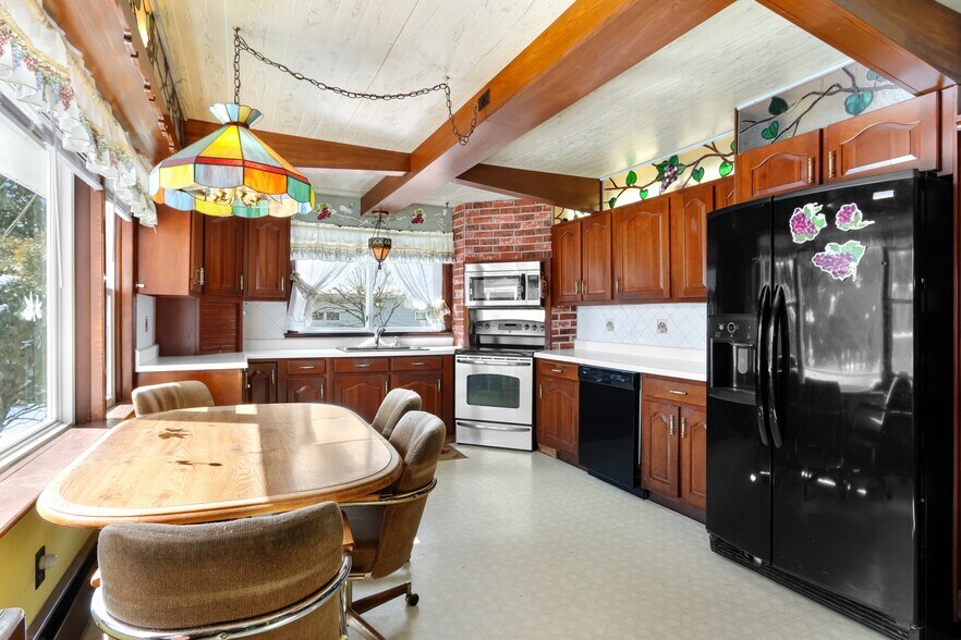 More Photos Of 2115 W Main St, Stroudsburg Service For Sale