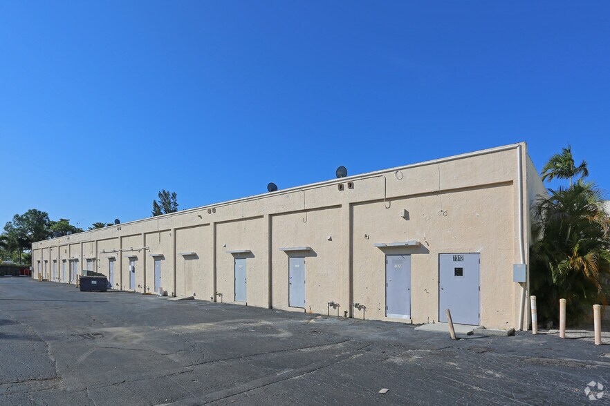 More Photos Of 7306-7336 Lake Worth Rd, Lake Worth Unknown For Lease