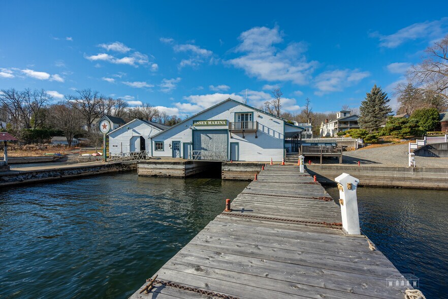 More Photos Of 2272 Main St, Essex Marina For Sale