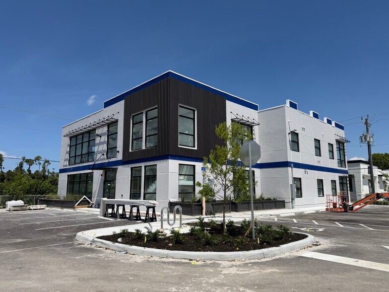 Primary Photo Of 14230 Metropolis Ave, Fort Myers Medical For Lease