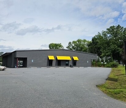 More Photos Of 18 Sterling Pl, Mills River Flex For Lease