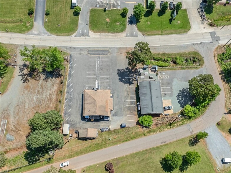 More Photos Of 919 N 2nd Ave, Siler City Restaurant For Sale