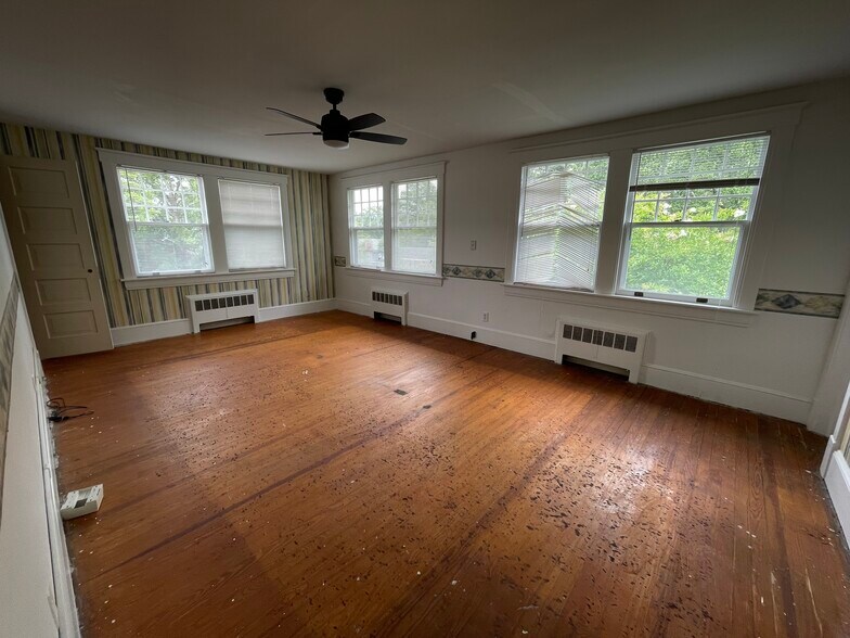 More Photos Of 509 Nash St W, Wilson Loft Creative Space For Sale