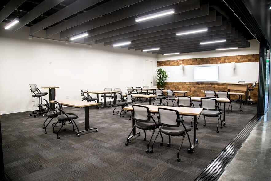 More Photos Of 75 Port City Lndg, Mount Pleasant Office For Lease