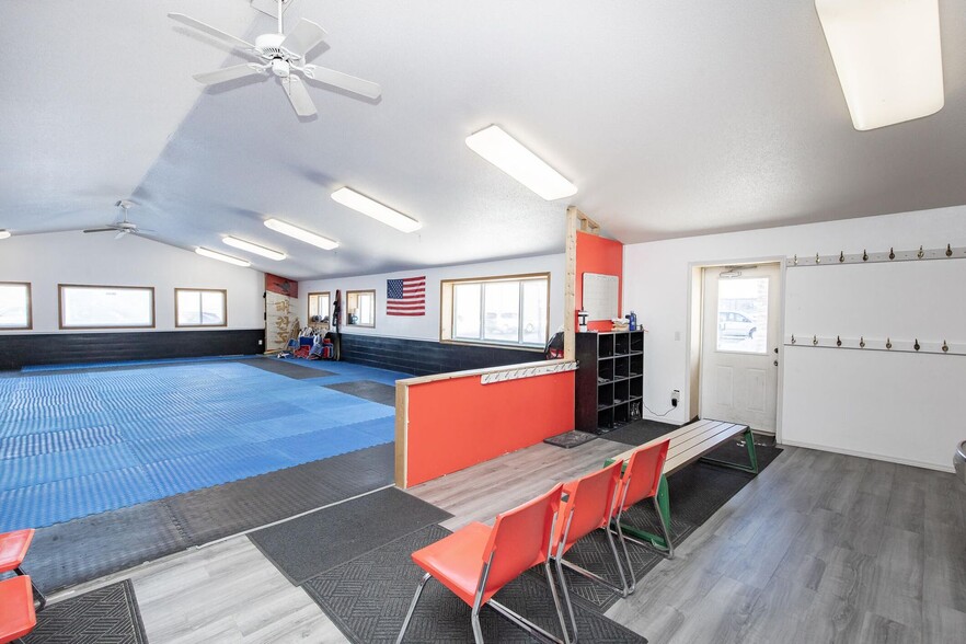 More Photos Of 1430 Main Ave, Fargo General Retail For Sale