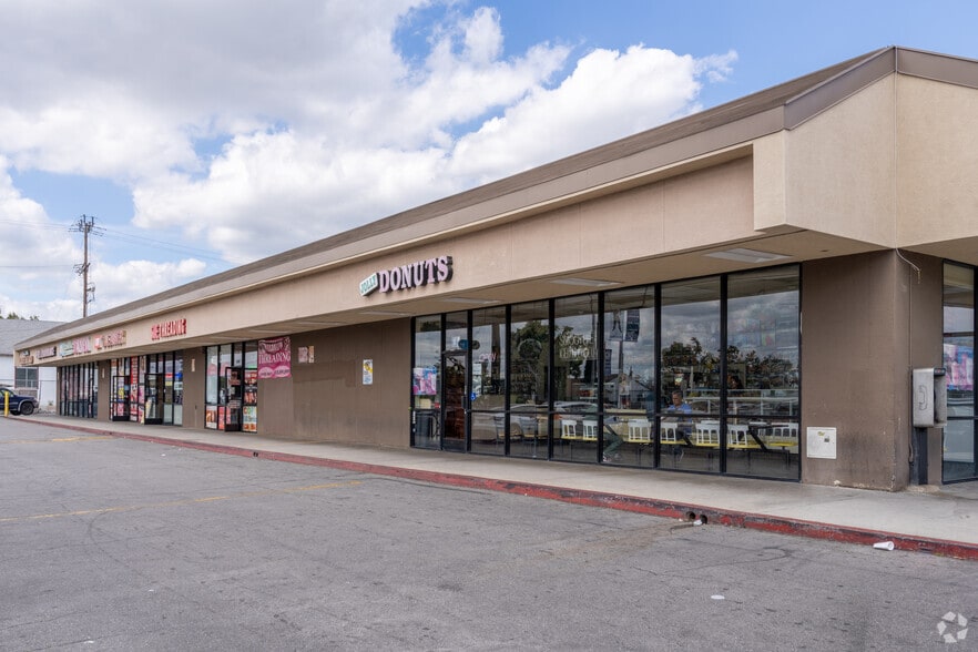 More Photos Of 12727-12765 Van Nuys Blvd, Pacoima Storefront For Lease