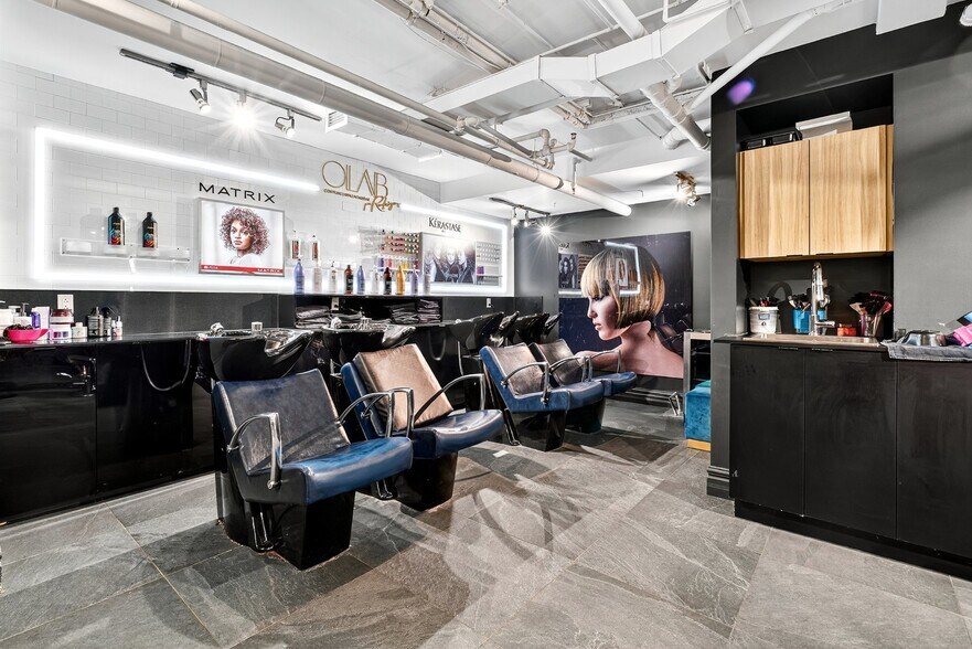 More Photos Of 1200 Rue Atateken, Montréal Storefront Retail Residential For Sale