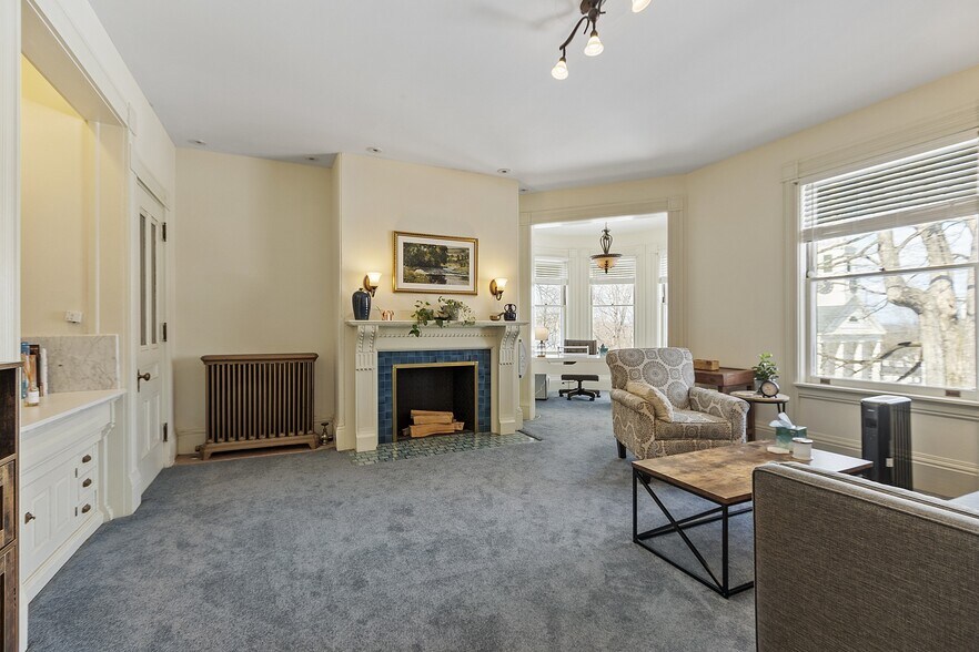 More Photos Of 2 South St, Grafton Office For Sale