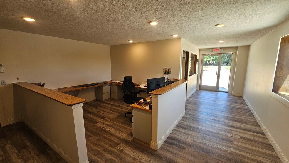 More Photos Of 1347 W Britton Rd, Morrice Truck Terminal For Sale