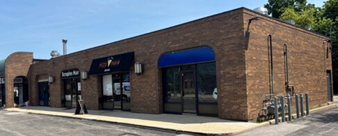 More Photos Of 6 N Elmhurst Rd, Prospect Heights Storefront For Sale