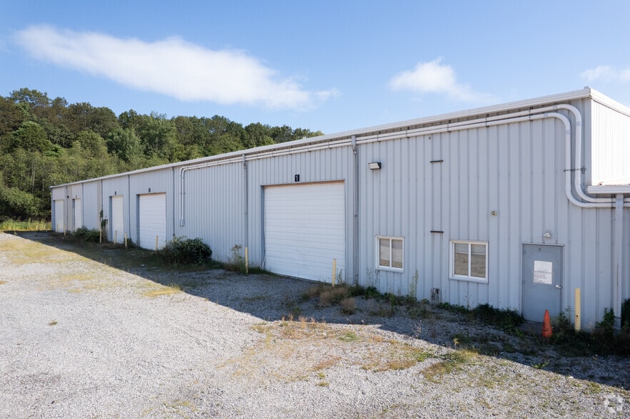 More Photos Of 166 Foster Ave, Freeland Warehouse For Lease