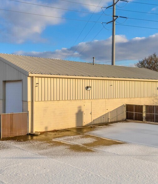 More Photos Of 12525 E 9 Mile Rd, Warren Warehouse For Sale