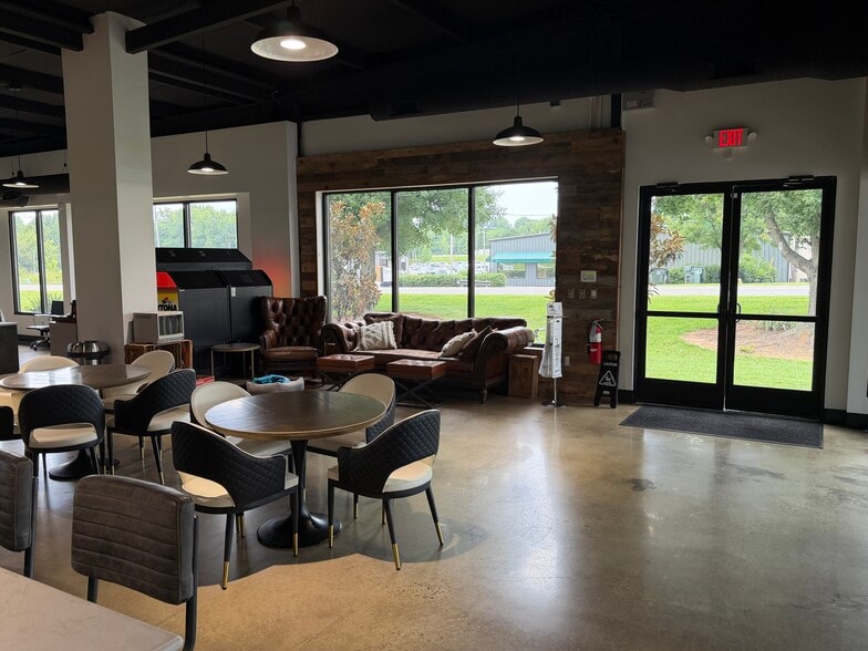 More Photos Of 18820 Statesville Rd, Cornelius Storefront Retail Office For Sale