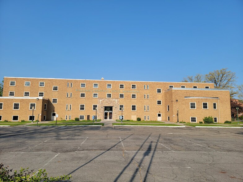 More Photos Of 400 Riverside Dr, Johnson City Specialty For Lease