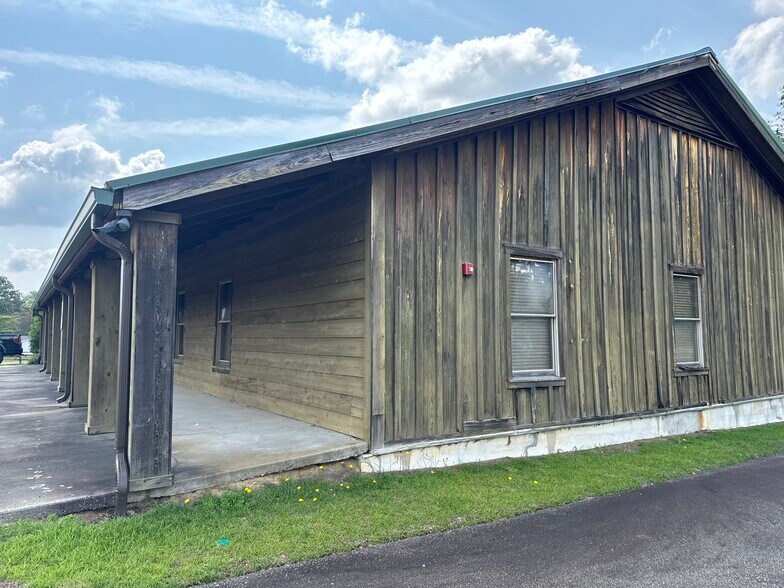 More Photos Of 5749 US-1 Hwy, Vass Office For Lease