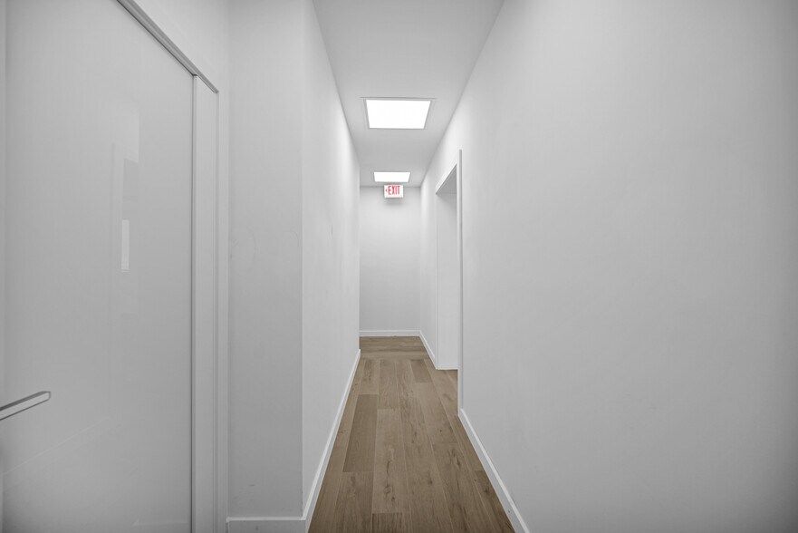 More Photos Of 221 NE 67th St, Miami Warehouse For Sale