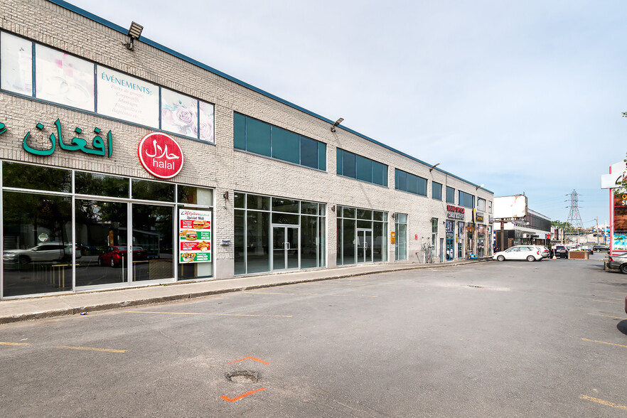 Primary Photo Of 9420 Boul De L'acadie, Montréal General Retail For Lease