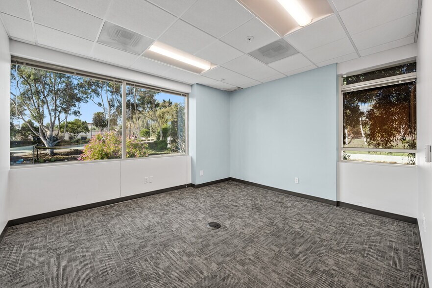 More Photos Of 2035 corte del nogal, Carlsbad Office For Lease