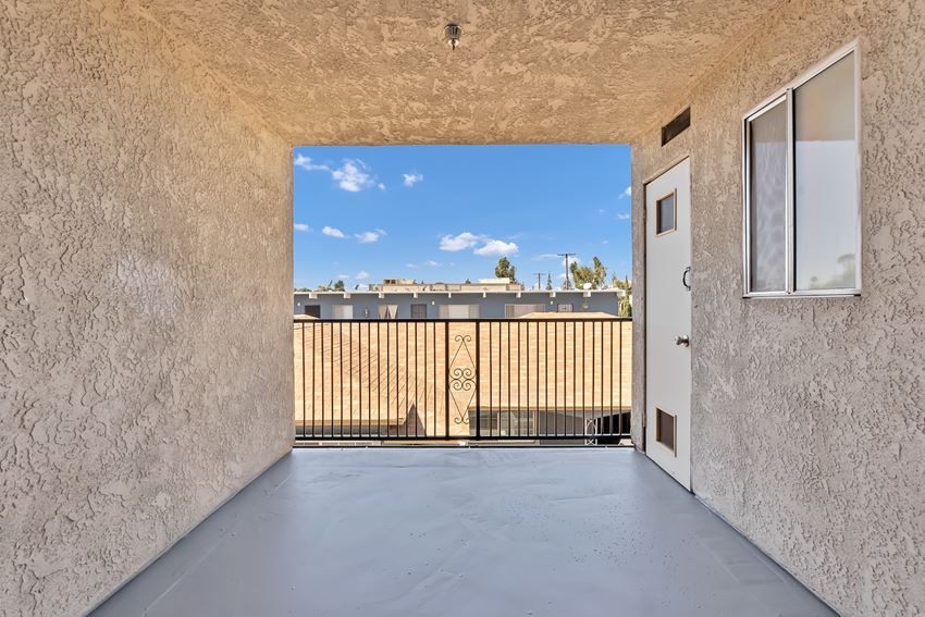 More Photos Of 710 W Washington Ave, Santa Ana Apartments For Sale