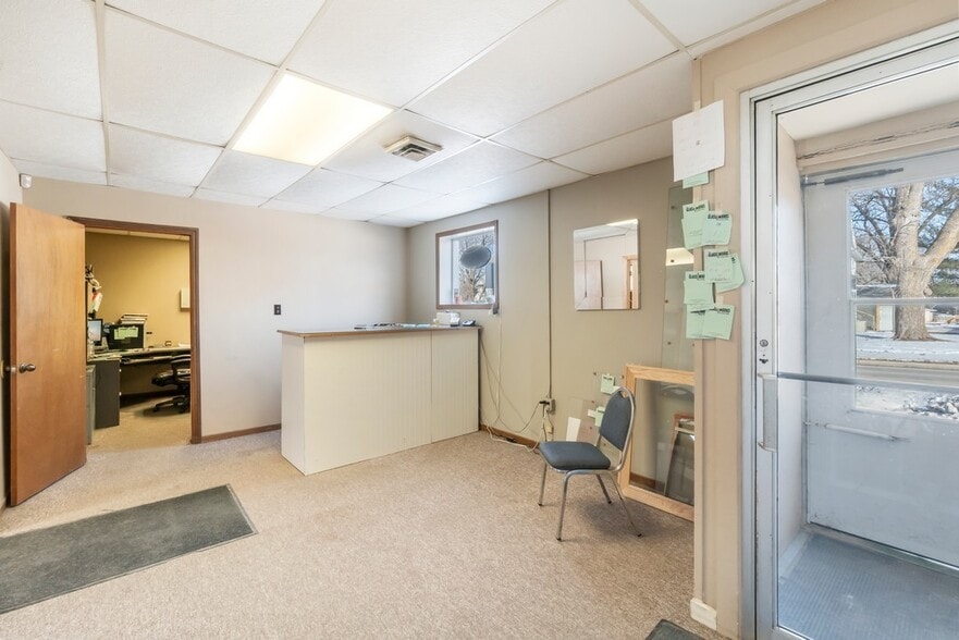 More Photos Of 1004 5th Ave, Charles City Specialty For Sale