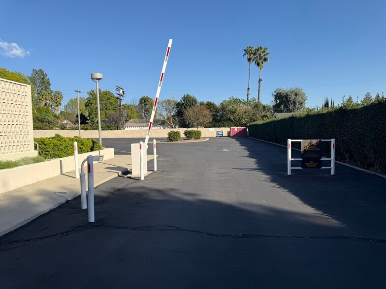 More Photos Of 9244 Zelzah Ave, Northridge Specialty For Sale
