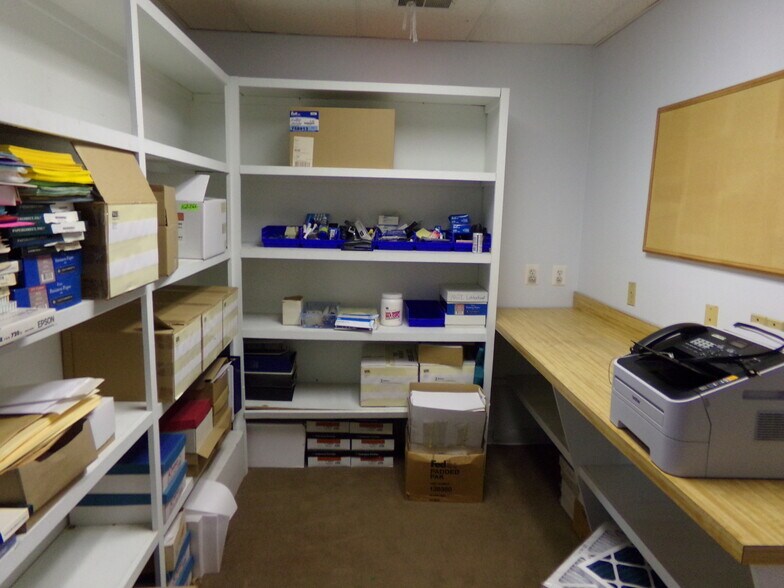 More Photos Of 22648 Glenn Dr, Sterling Office For Sale