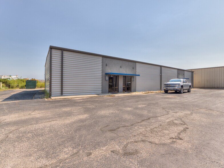 More Photos Of 2845 Broce Dr, Norman Office For Sale
