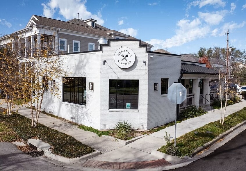 Primary Photo Of 2601 Baylor St, Houston Restaurant For Sale