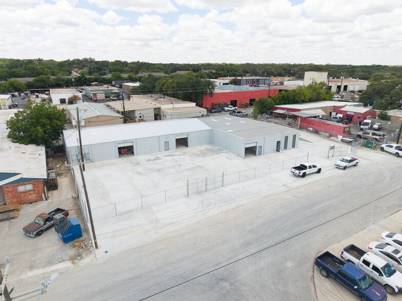 More Photos Of 118-122 W Turbo Dr, San Antonio Warehouse For Lease